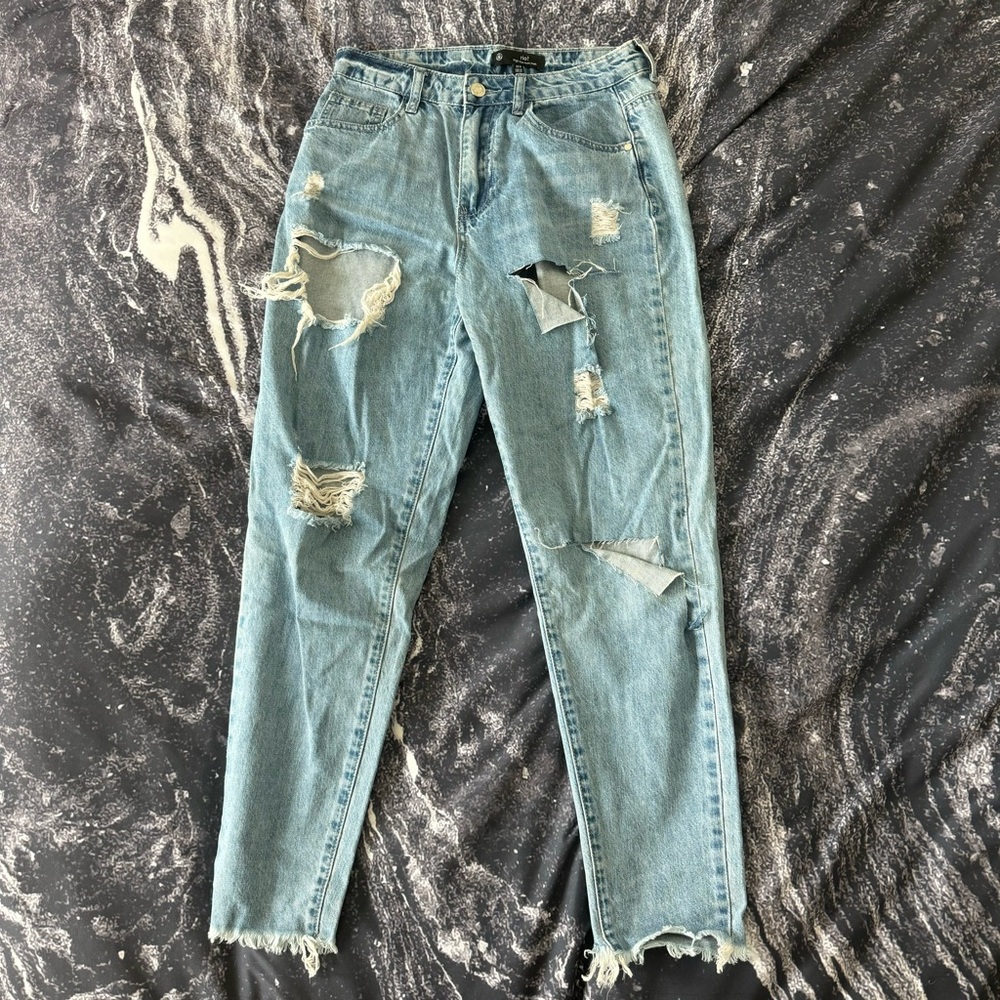 MISSGUIDED Riot High Rise Mom Jeans Women's 6 Regular Blue Denim Light Wash
